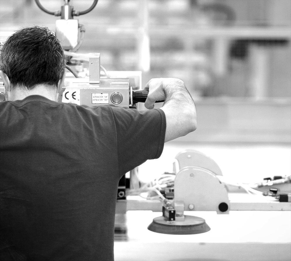 Livingceramics aumenta su capacidad en el proceso de corte y rectificado de piezas